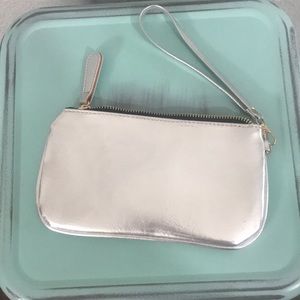 🌻Silver Wristlet